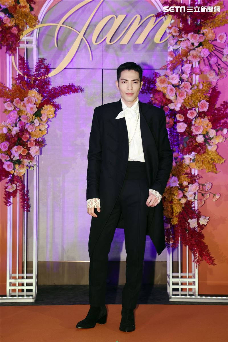 蕭敬騰和喜鵲娛樂、華納音樂續約。（記者邱榮吉/攝影）