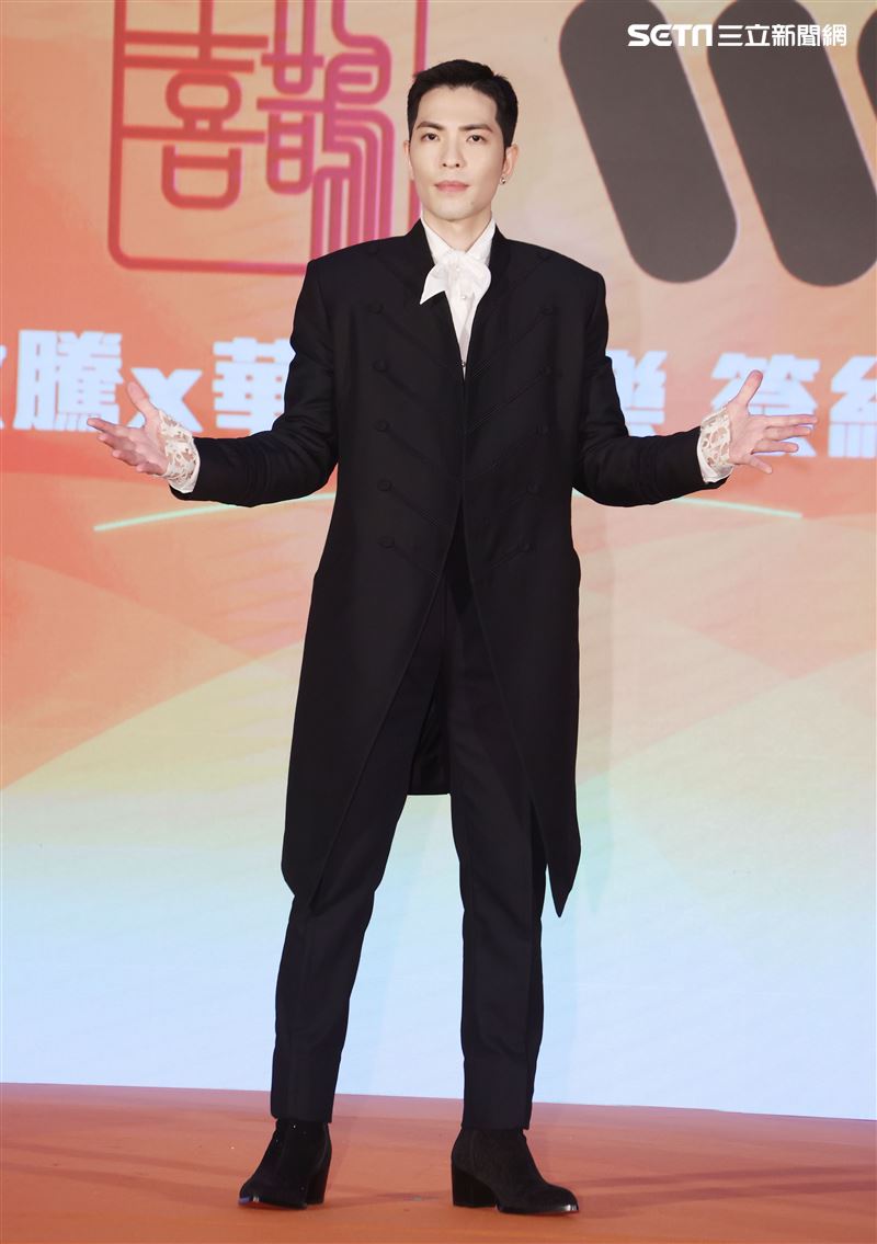 蕭敬騰和喜鵲娛樂、華納音樂續約。（記者邱榮吉/攝影）