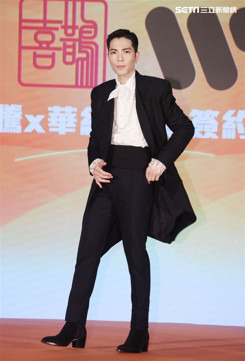 蕭敬騰和喜鵲娛樂、華納音樂續約。（記者邱榮吉/攝影）