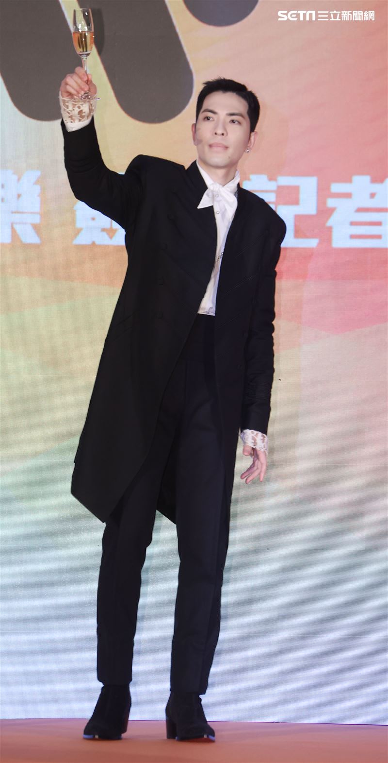 蕭敬騰和喜鵲娛樂、華納音樂續約。（記者邱榮吉/攝影）