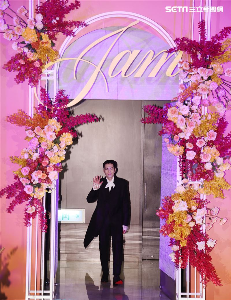 蕭敬騰和喜鵲娛樂、華納音樂續約。（記者邱榮吉/攝影）