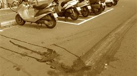 桃園,水泥車。A柱,婦人,轉彎,過馬路