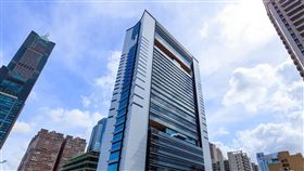 承億酒店將進駐高雄，在高雄總圖樓上打造高空無邊際泳池。（圖／業者提供）