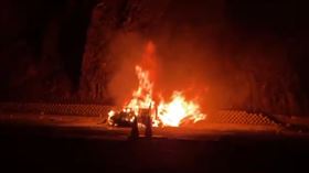 合歡山武嶺火燒車，賓士車，武嶺停車場