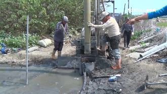 彰化農民無水灌溉　鑿新井取水解稻渴