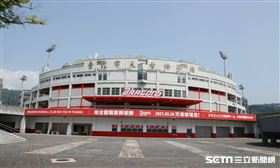 味全龍天母棒球場外觀。（圖／記者邱榮吉攝影）