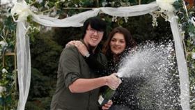 ▲托普漢在2012年中頭獎時的照片。（圖／翻攝自歐洲百萬樂透公司）