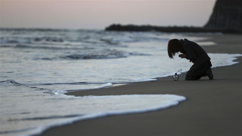 海嘯來了快跑！未婚妻被吞沒　他獨活