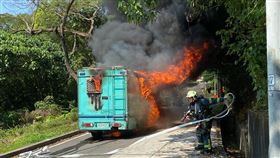台北市動保處動物救援車火燒車 台北市議員耿葳提供