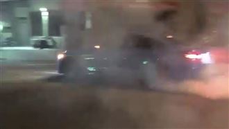 百萬跑車瘋狂甩尾燒胎　網怒：欠檢舉