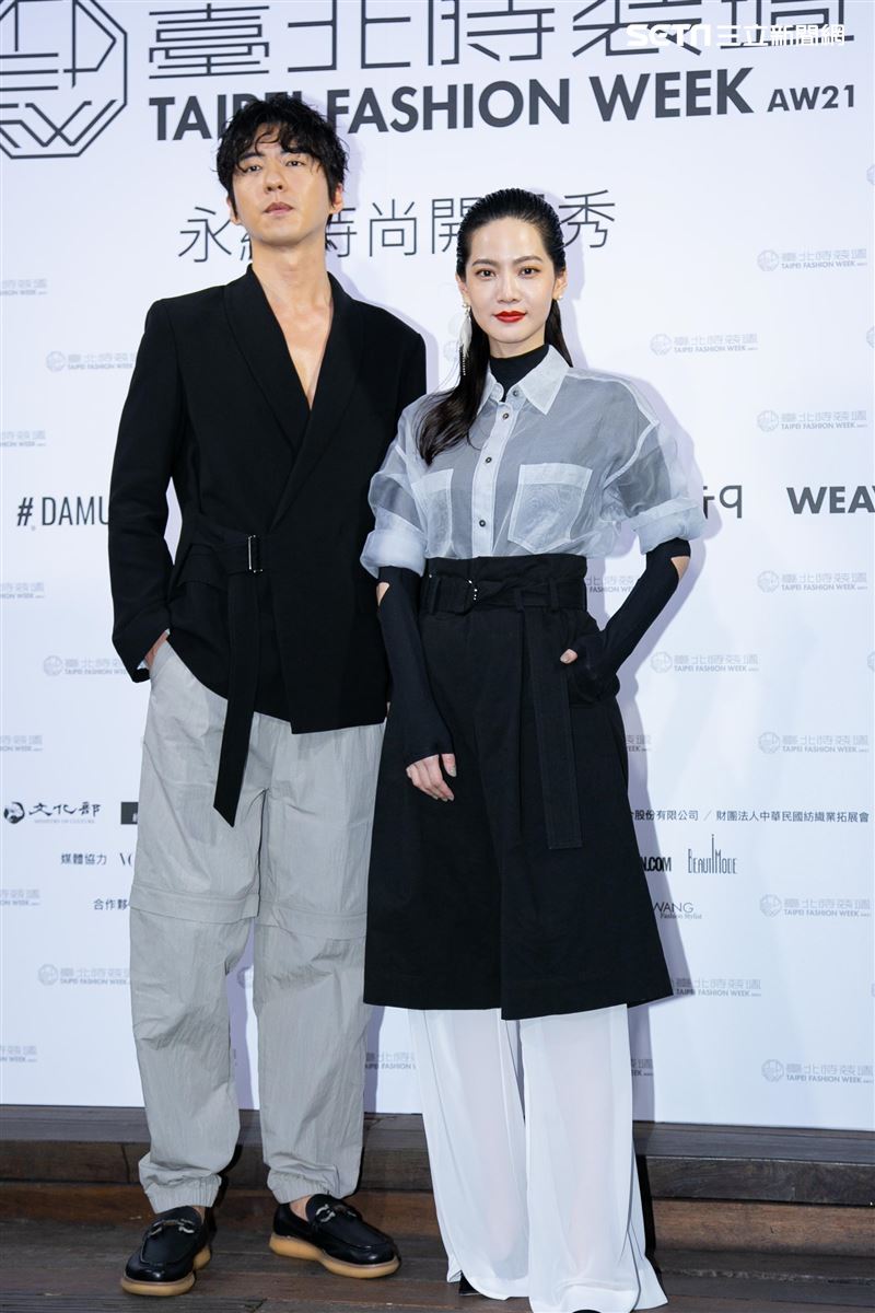 『2021臺北時裝週AW21』永續時尚開展秀，看秀嘉賓曾之喬、林予晞、傅孟柏，演出嘉賓金曲歌后艾怡良，走秀嘉賓曾莞婷、黃宣、茄子蛋、阿夜。（圖／記者楊澍攝影）