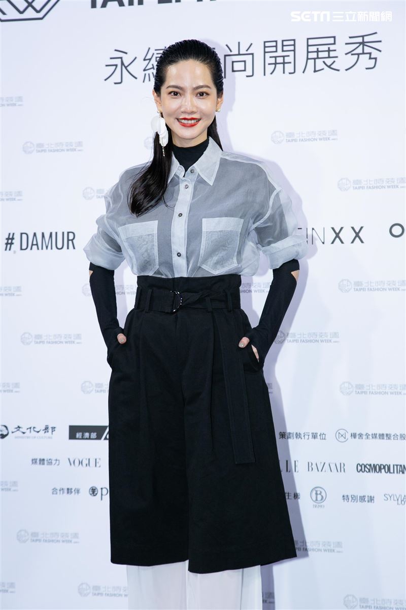 『2021臺北時裝週AW21』永續時尚開展秀，看秀嘉賓曾之喬、林予晞、傅孟柏，演出嘉賓金曲歌后艾怡良，走秀嘉賓曾莞婷、黃宣、茄子蛋、阿夜。（圖／記者楊澍攝影）