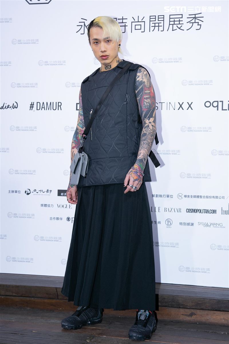 『2021臺北時裝週AW21』永續時尚開展秀，看秀嘉賓曾之喬、林予晞、傅孟柏，演出嘉賓金曲歌后艾怡良，走秀嘉賓曾莞婷、黃宣、茄子蛋、阿夜。（圖／記者楊澍攝影）