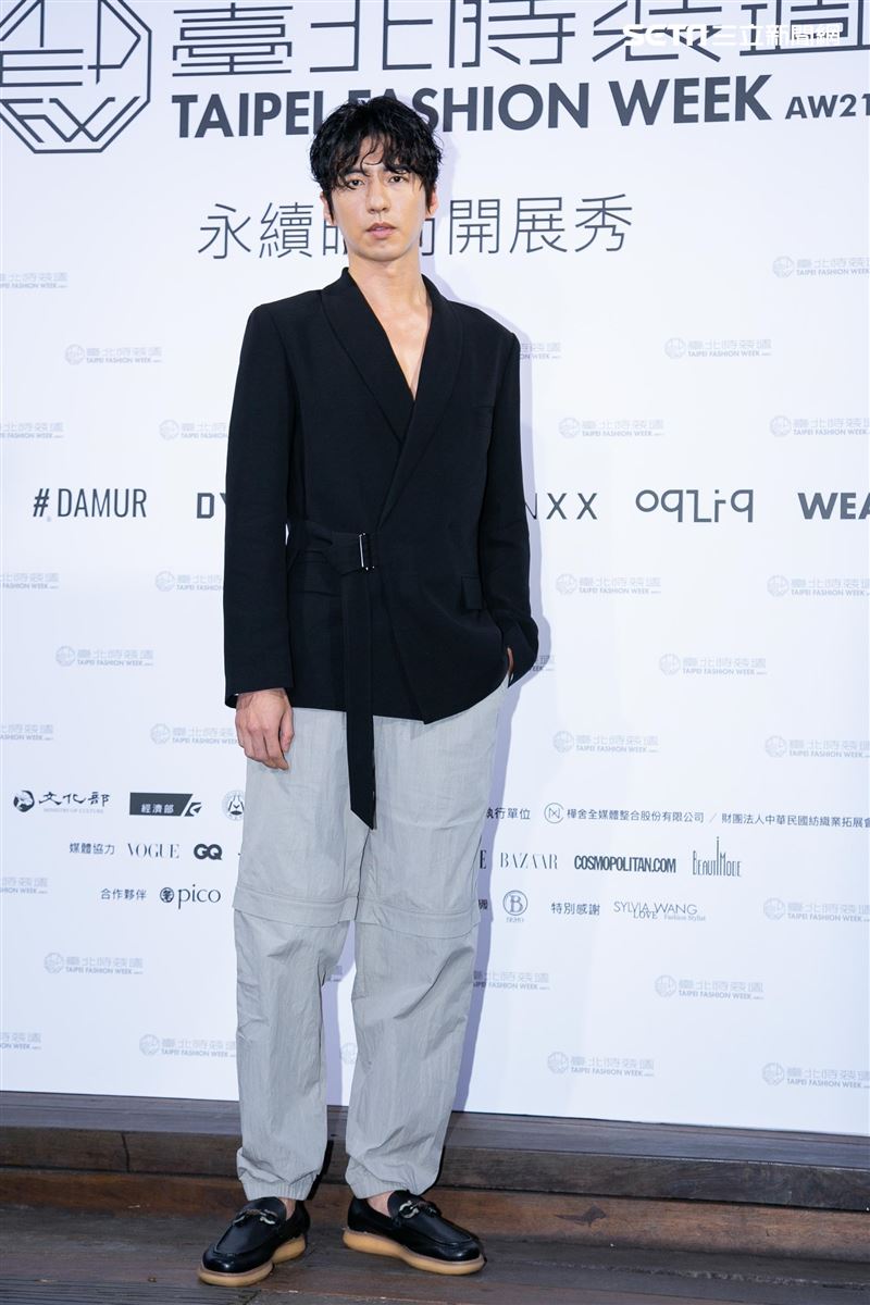 『2021臺北時裝週AW21』永續時尚開展秀，看秀嘉賓曾之喬、林予晞、傅孟柏，演出嘉賓金曲歌后艾怡良，走秀嘉賓曾莞婷、黃宣、茄子蛋、阿夜。（圖／記者楊澍攝影）