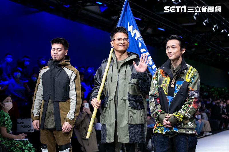 『2021臺北時裝週AW21』永續時尚開展秀，看秀嘉賓曾之喬、林予晞、傅孟柏，演出嘉賓金曲歌后艾怡良，走秀嘉賓曾莞婷、黃宣、茄子蛋、阿夜。（圖／記者楊澍攝影）