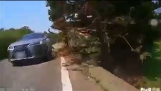 謀殺式硬吃重機車道　影片萬人怒譙