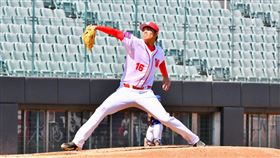 中職32年將點燃戰火  王維中扛味全龍首戰先發中職32年開幕戰13日將在台南棒球場開打，新軍味全龍加入一軍，中職成為5隊規模，為賽程安排、對戰組合增添新氣象。龍隊首戰預計派出本土王牌投手王維中（圖）先發。（味全龍隊提供）中央社記者楊啟芳傳真  110年3月12日