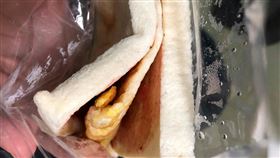 早餐吃草莓吐司加蛋很奇怪嗎（圖／翻攝自爆怨公社）