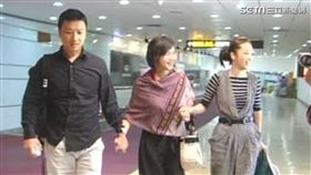 侯佩岑2018年與林月雲現身機場，手牽女婿黃柏俊（圖／資料照）