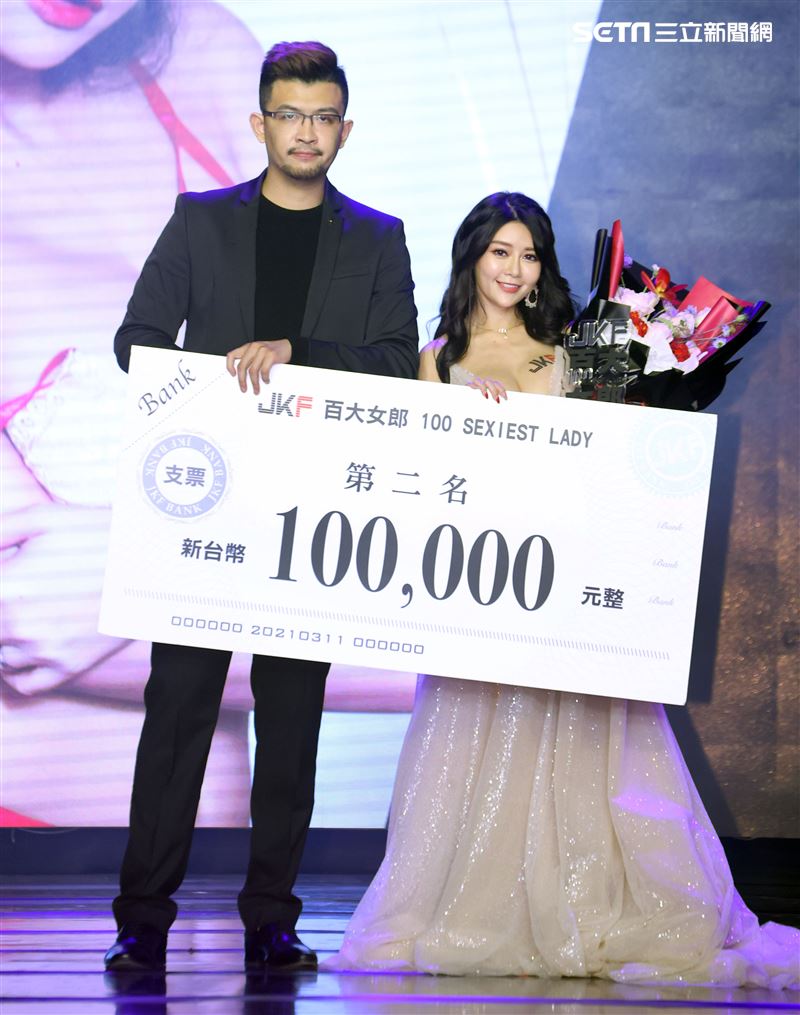 第二屆JKF百大女郎頒獎典禮第二名安希。（記者邱榮吉/攝影）