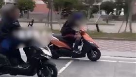 摩托車,棒球隊,教練,停車場,（圖／翻攝畫面）