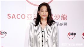 台灣髮型師吳依霖為公益解封巧手變髮。（記者邱榮吉/攝影）