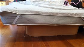 台東漂浮床。（圖／翻攝自爆怨公社）