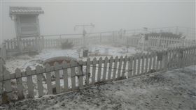 玉山下雪（中央氣象局提供）