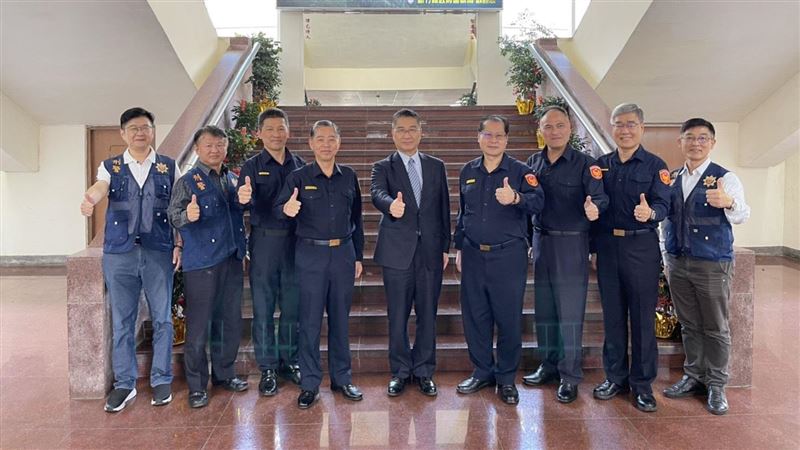 北中南「慶記」亂飛　徐國勇訪視壓陣