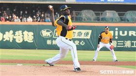 中信兄弟先發德保拉。（圖／記者王怡翔攝影）