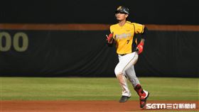 中信兄弟張志豪敲出本季首轟。（圖／記者王怡翔攝影）