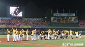 中職開幕戰打超過4小時，創下新紀錄。（圖／記者王怡翔攝影）