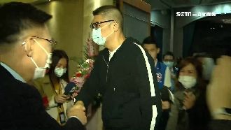 王不見王？江連碰面簡單打招呼便離去