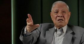 宋美齡一直很關心台灣政治狀況。（圖／翻攝自百度百科）