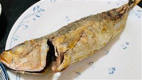 煎魚一翻就破？內行揭大忌曝酥脆秘訣（圖／翻攝自廚藝公社臉書）
