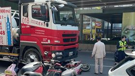 士林,中正路,預拌混凝土,車禍,命危