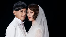 黃子佼,孟耿如,結婚,一週年,白紗。翻攝自臉書