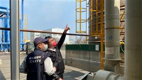 中部空品紅色警戒　彰縣查獲石化廠違法排廢氣中部空氣品質達紅色警戒等級，彰化縣環保局查獲線西鄉一間石化廠內的空氣污染防制設備故障，仍違法排放含揮發性有機氣體，開出罰單。（翻攝照片）中央社記者吳哲豪傳真  110年3月15日