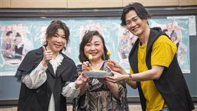 鄭怡為趙詠華、林俊逸打氣。（圖／遠雄創藝提供）

