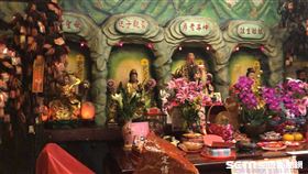 月下老人部屬氤氳使者／記者張雅筑攝