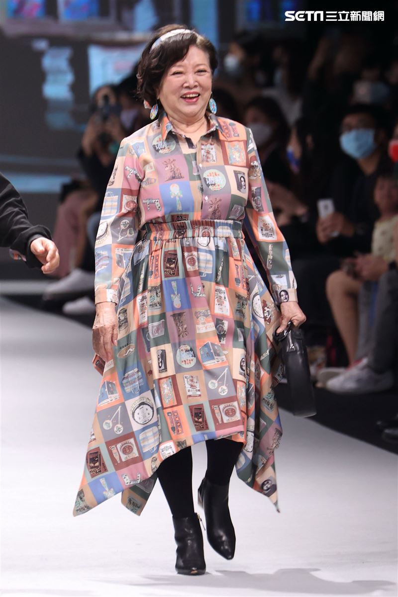 金馬影后陳淑芳出席台北時裝週INF時裝秀。（記者邱榮吉/攝影）