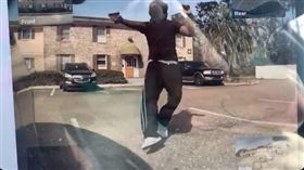 美國,特斯拉,搶劫,車門（圖／翻攝自@DraperYounce Twitter）