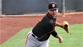 鄧愷威大聯盟春訓初體驗22歲的鄧愷威生涯第一次參加美國職棒大聯盟春訓，把握機會觀察球星訓練方式。中央社記者林宏翰亞利桑那攝  110年3月16日