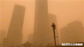 10年最猛沙塵暴　網友：北京變北宋（讀者黃先生提供）