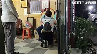 遊覽車撞山壁6死　里長自責下跪痛哭