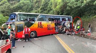 蘇花遊覽車撞山壁釀6死　司機起訴