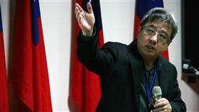 劉孟俊:美國藉關稅戰分流中國供應鏈中華經濟研究院第一研究所所長劉孟俊（圖）分析，美國藉由關稅措施，清除供應鏈的「含中成分」，讓供應鏈分流，未來要打擊中國商品，下手會比較容易。（資料照片）中央社記者繆宗翰攝　108年5月14日