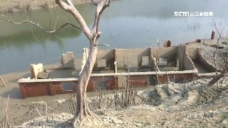 旱災奇景！「水下土地公廟」浮現
