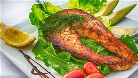 鮭魚要怎麼煎才能鮮嫩多汁，只需要簡單1步驟。（圖／翻攝自pixabay）