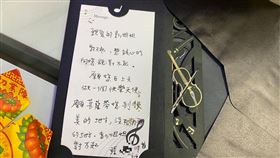 張姓富少，靈堂前黑色信封卡片，對不起，懺悔，靈位移靈
來源 新媒體